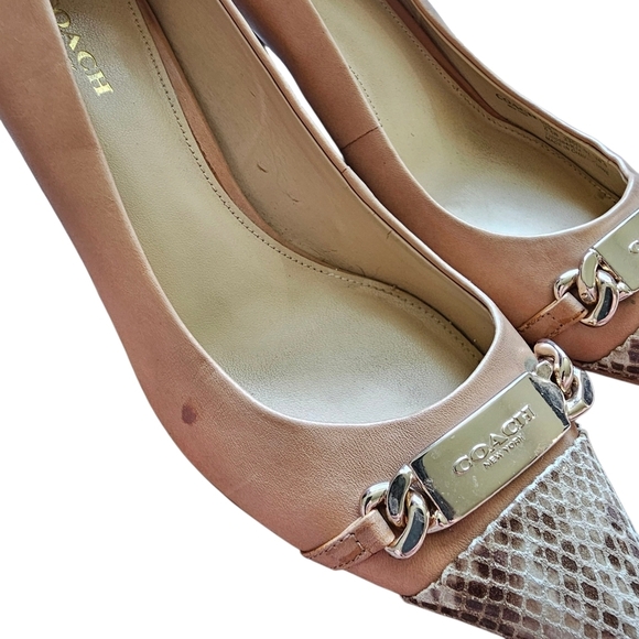 Coach Women's Leather Tan and Cream Chain Detail Heels Shoes Size 6.5 - Picture 3 of 9